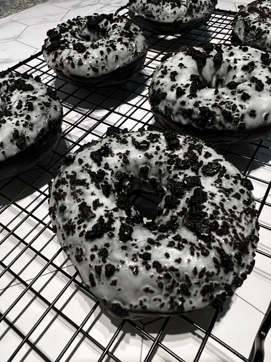 DONUTS CHOCOLATE VAINILLA CON GALLETA